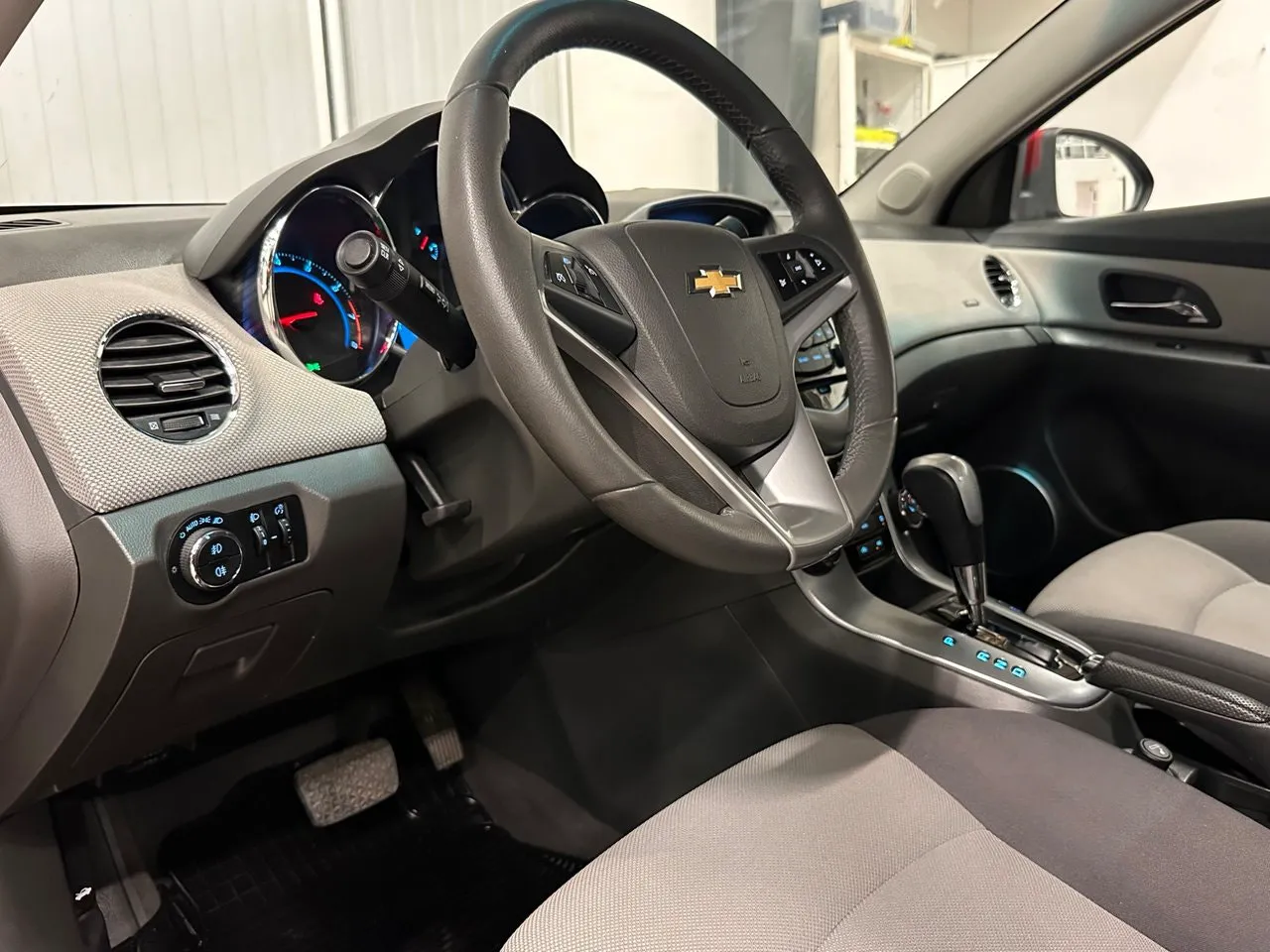 Vehicle image 18