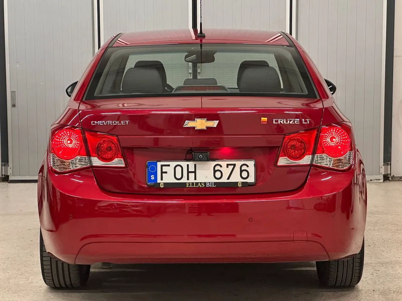 Vehicle image 6