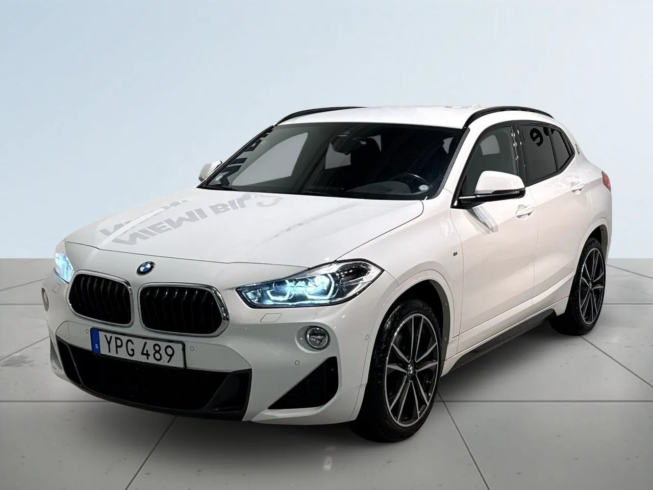 Vehicle image 15