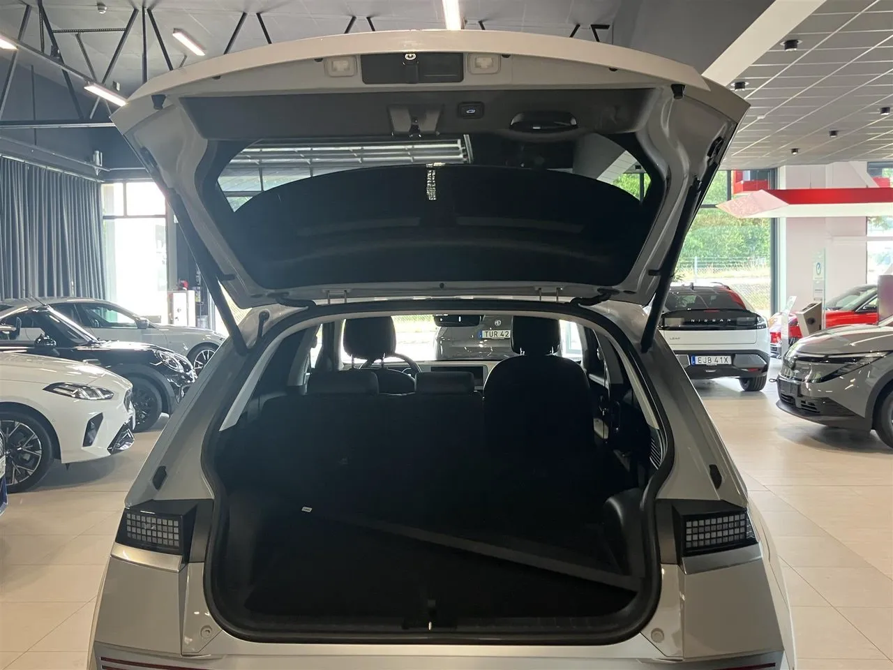 Vehicle image 13