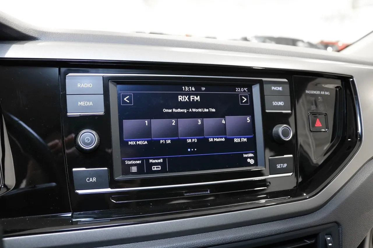 Vehicle image 18