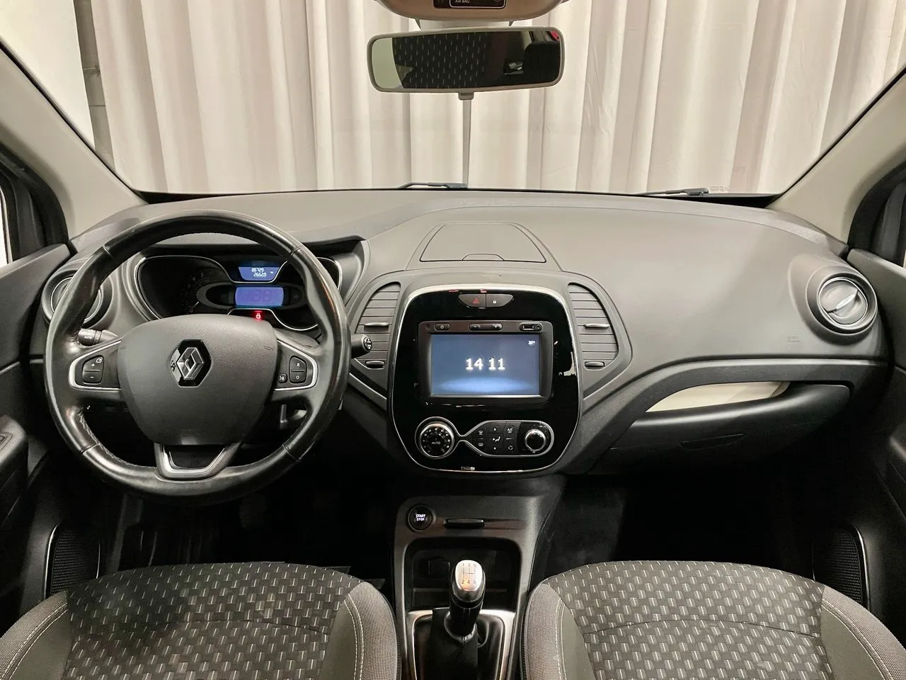 Vehicle image 14