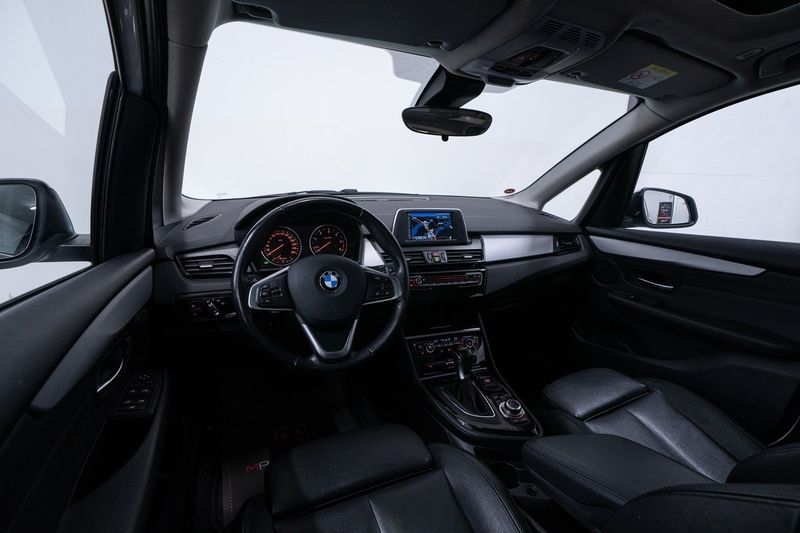 BMW 218 bild 11