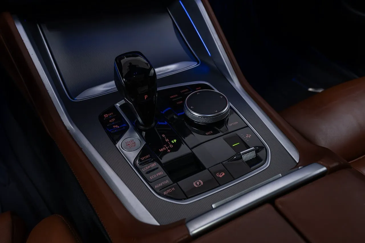 Vehicle image 24
