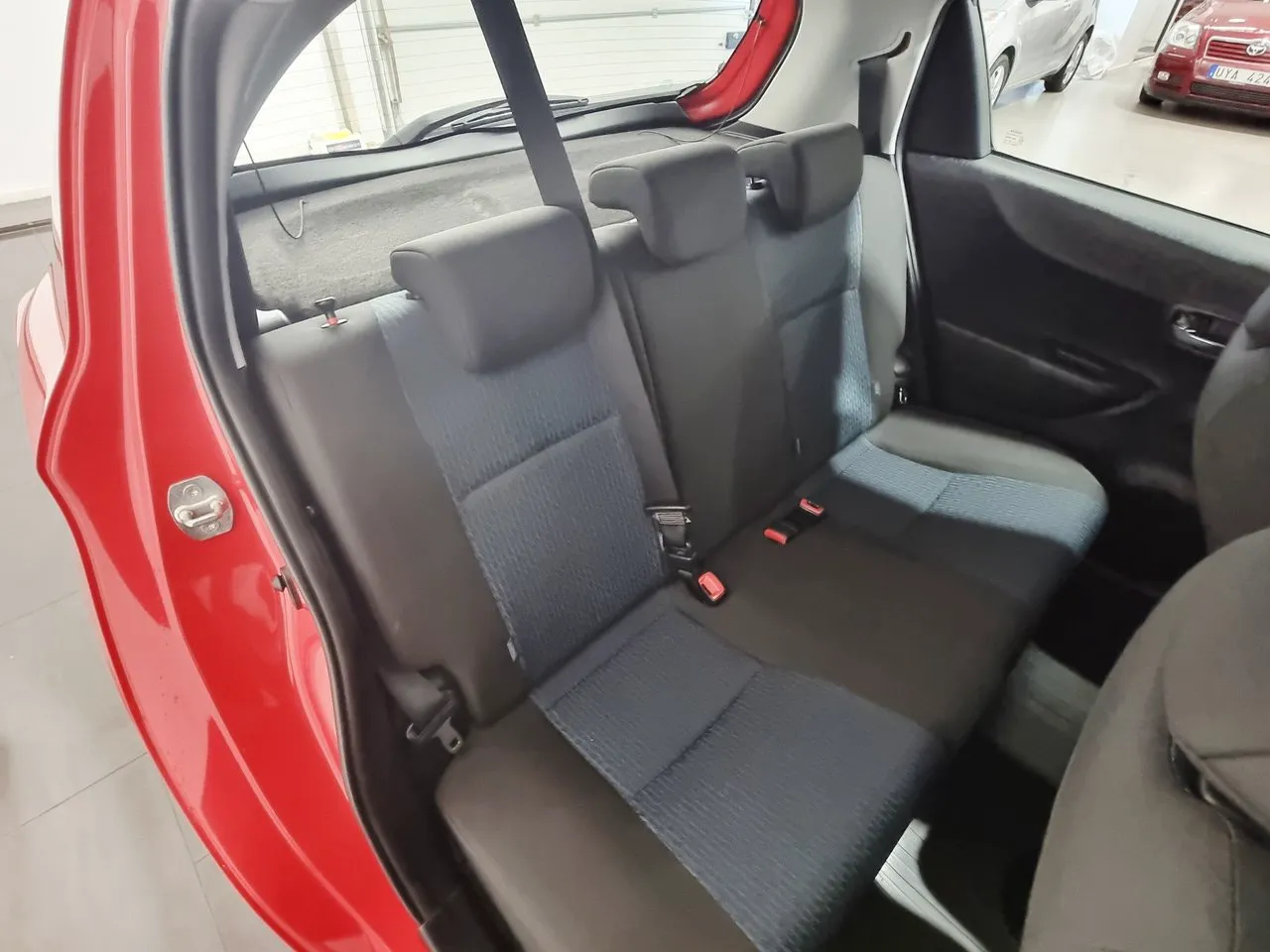 Vehicle image 21