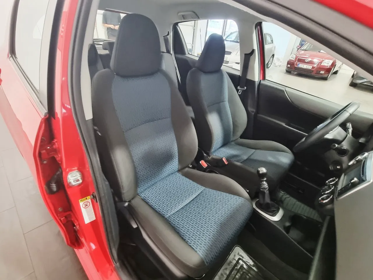 Vehicle image 19
