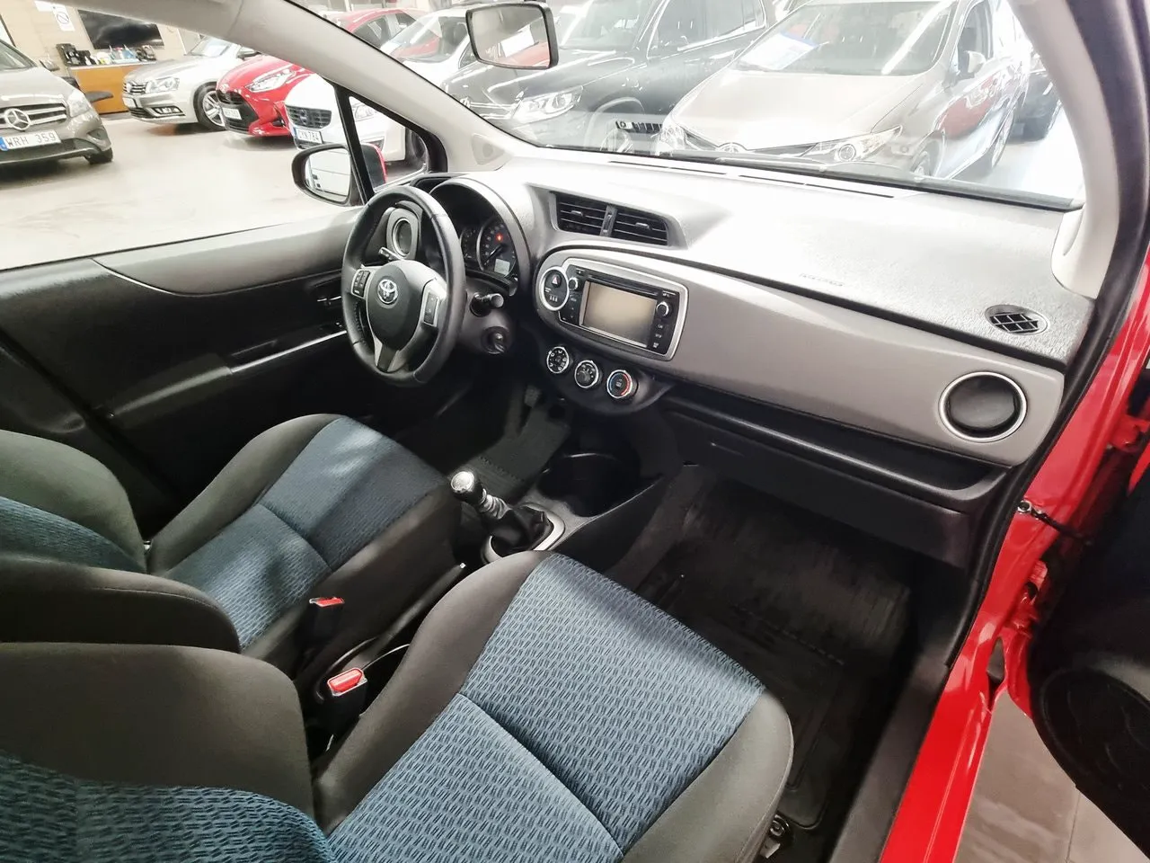 Vehicle image 18