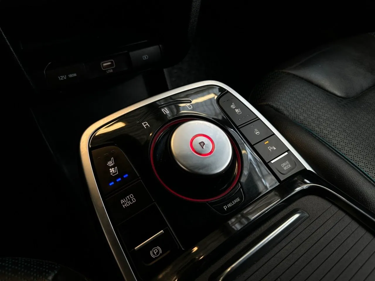 Vehicle image 18