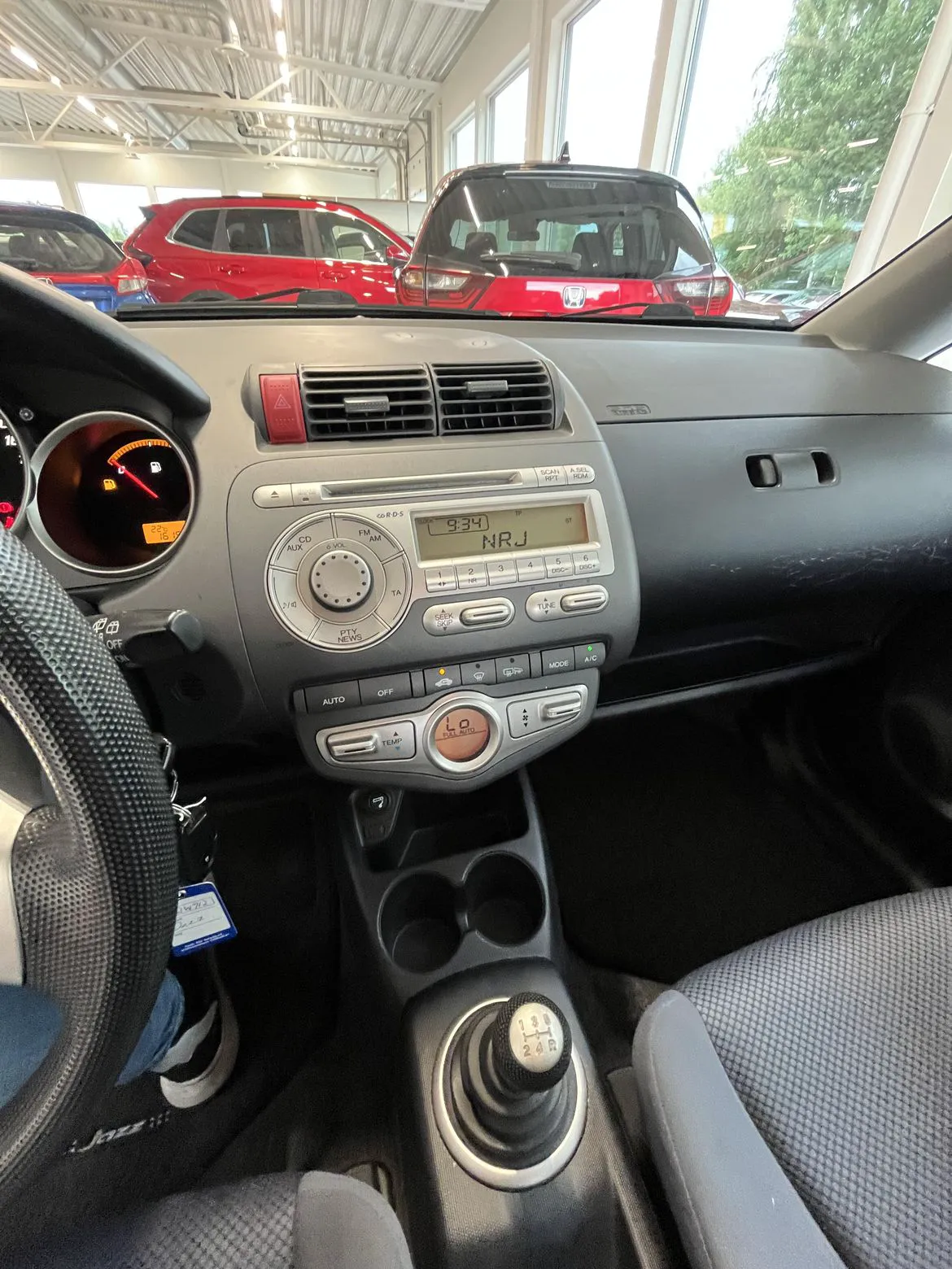Vehicle image 6