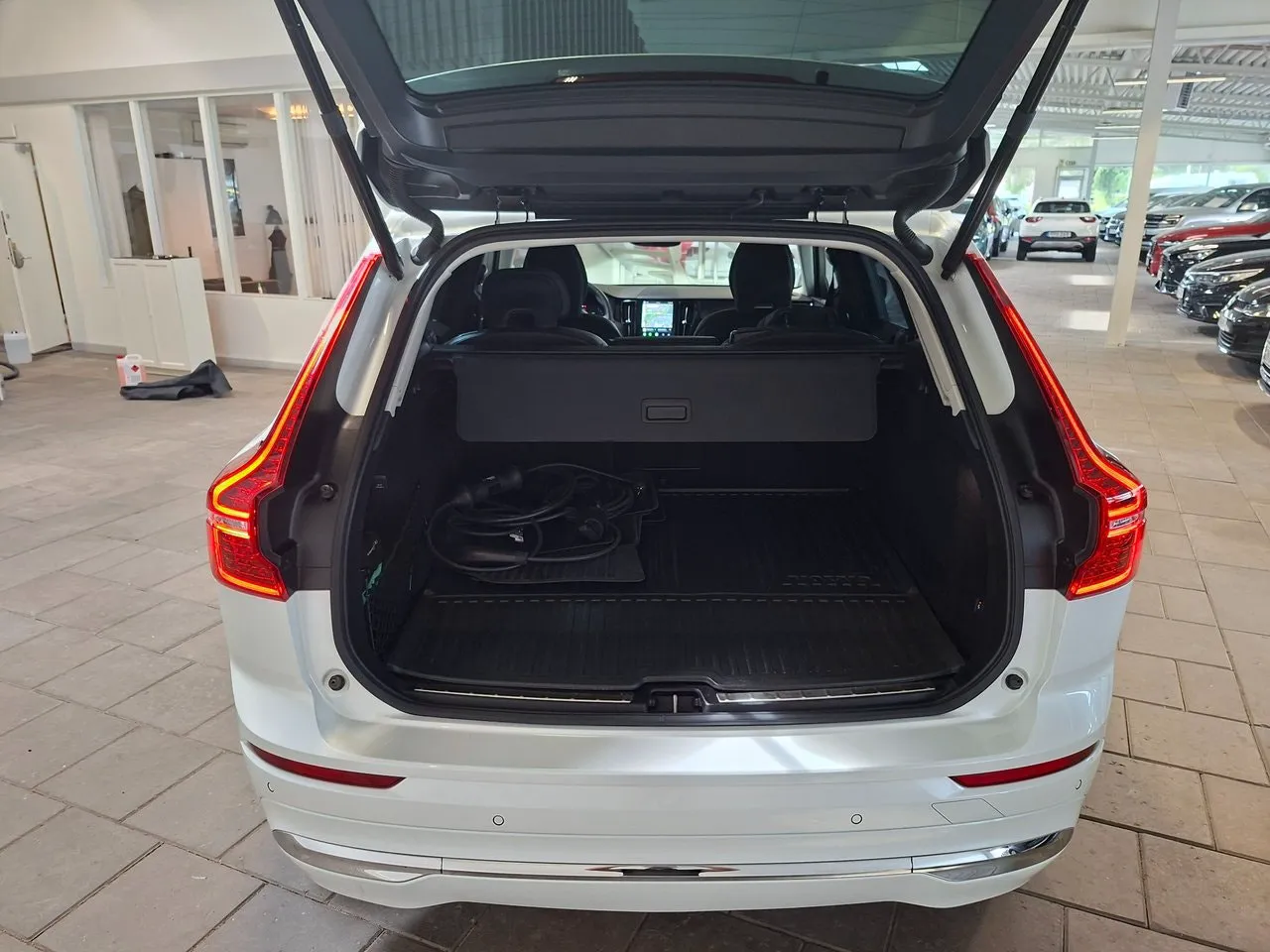 Vehicle image 14