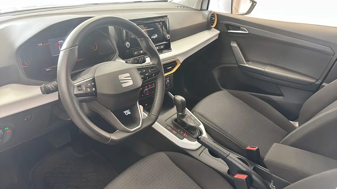 Vehicle image 6