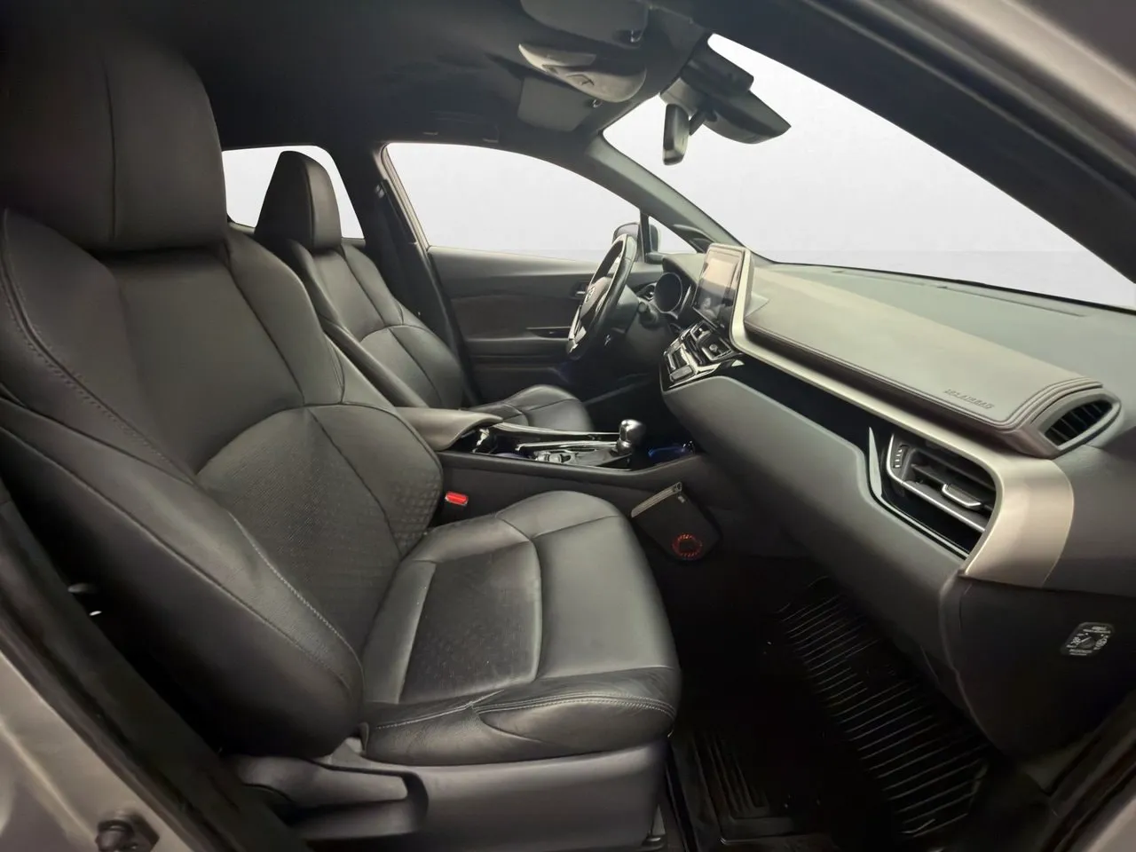 Vehicle image 15