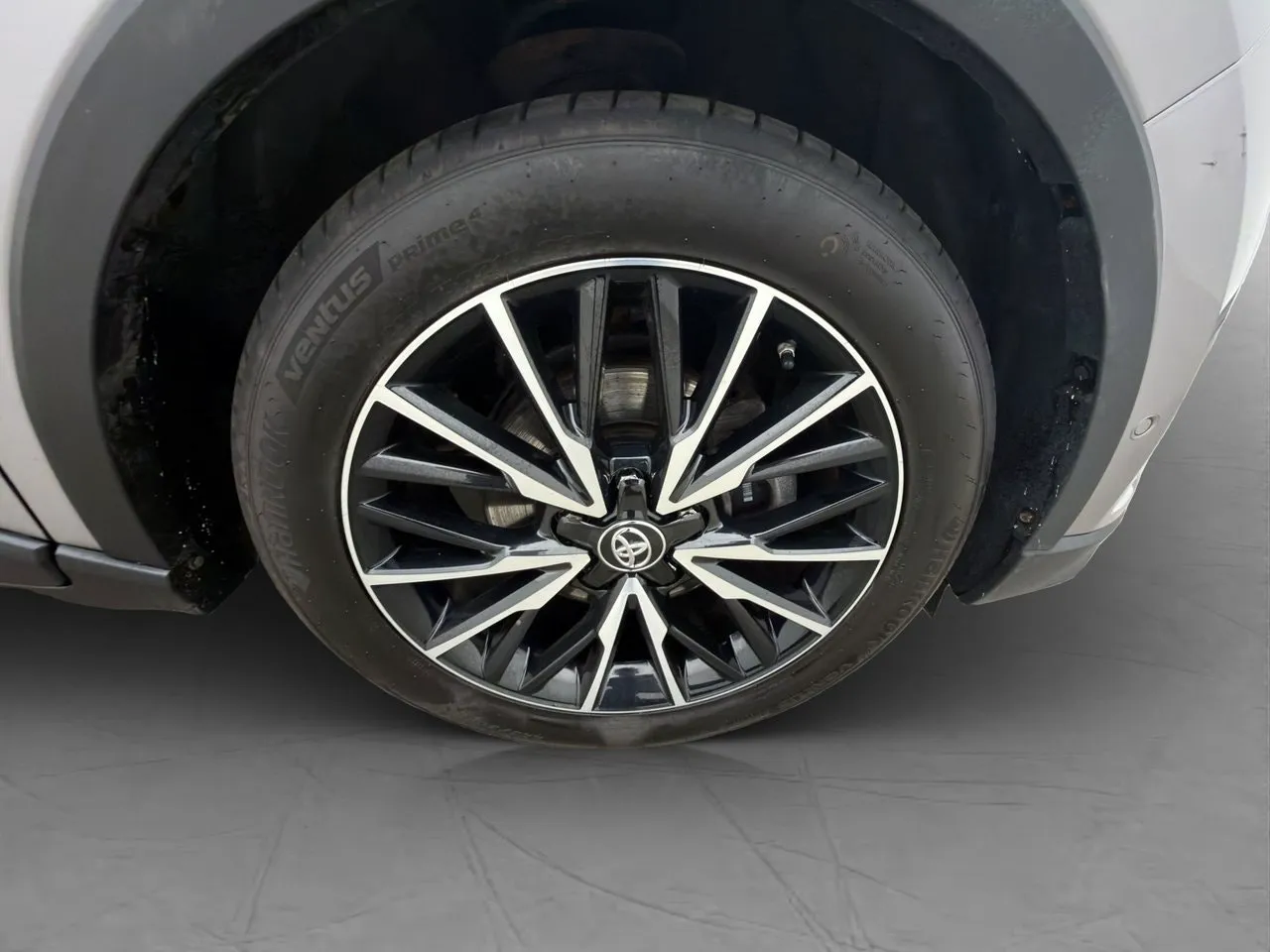 Vehicle image 33