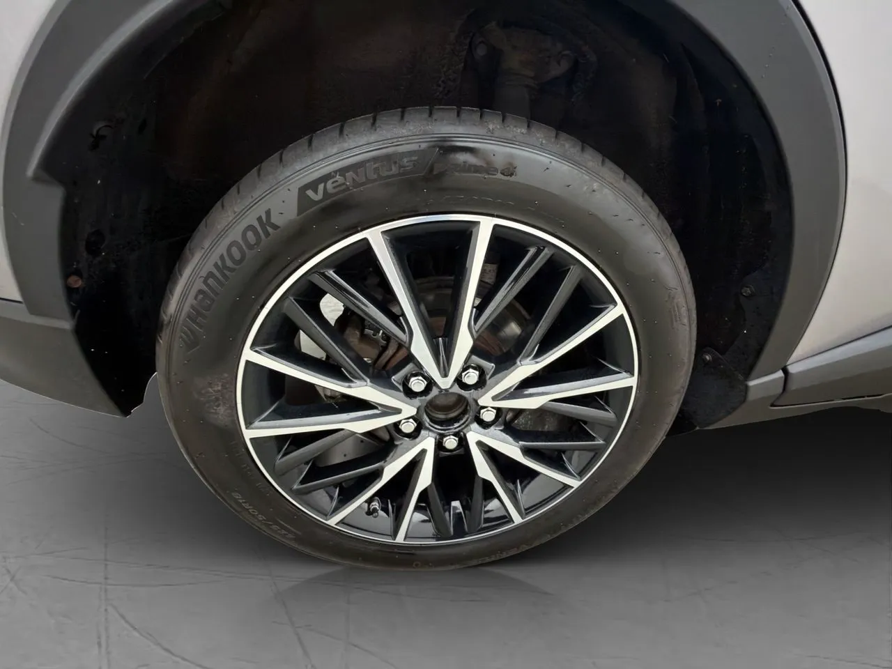 Vehicle image 32