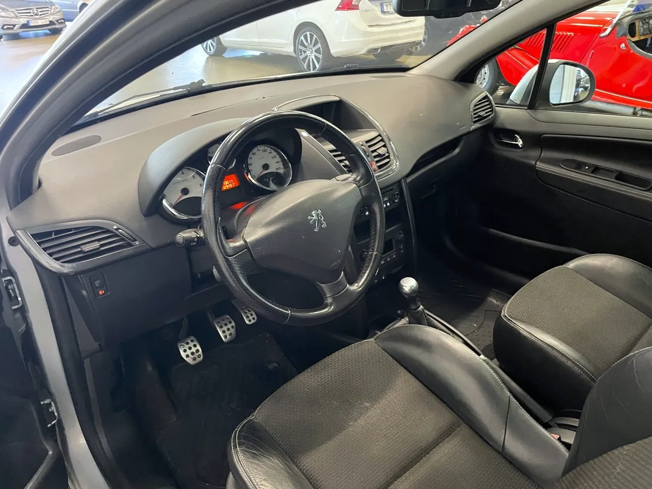 Vehicle image 8