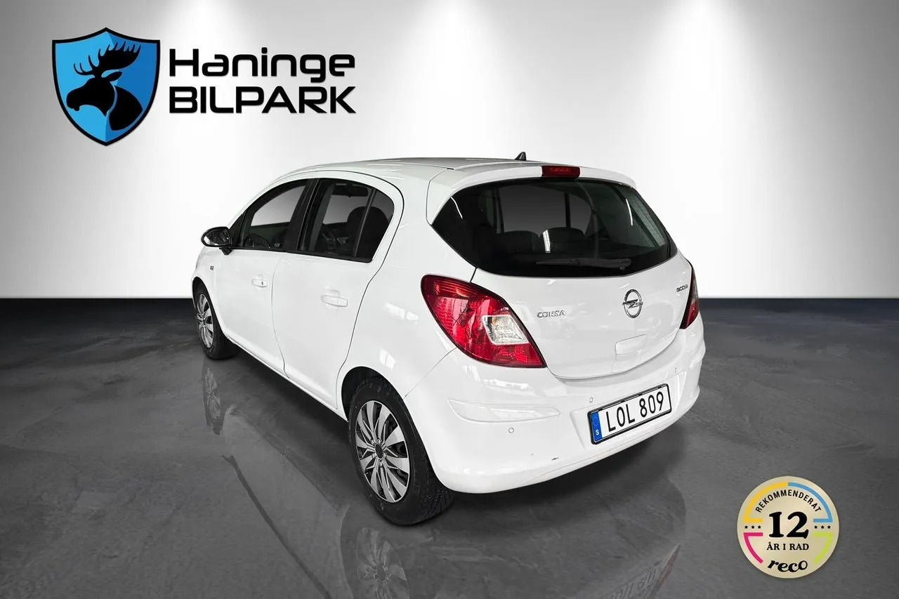 Vehicle image 7