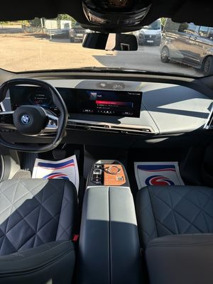 BMW iX bild 8