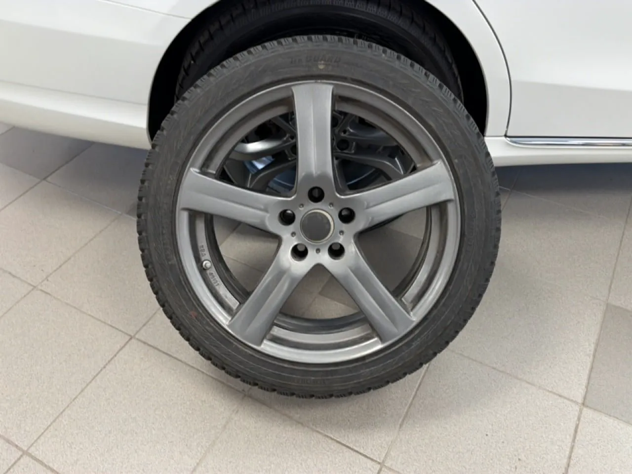 Vehicle image 25
