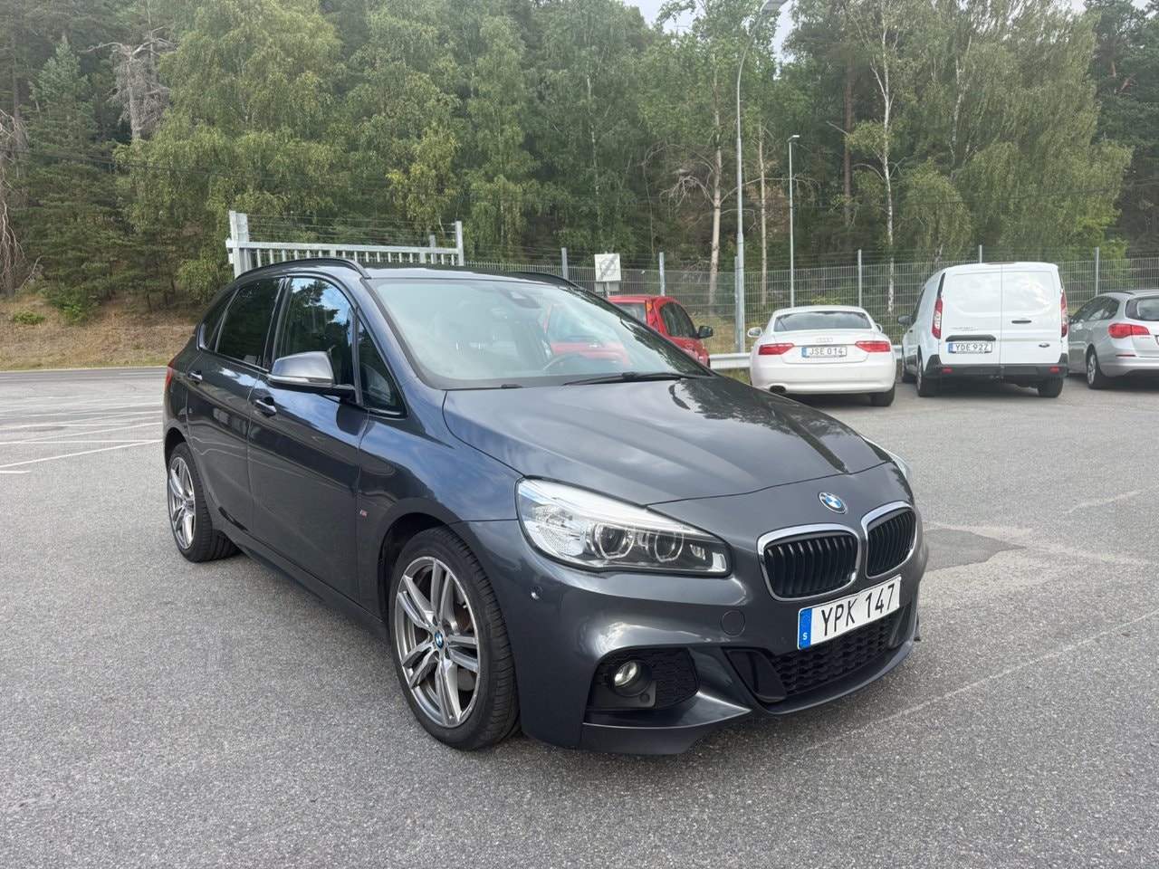BMW 225