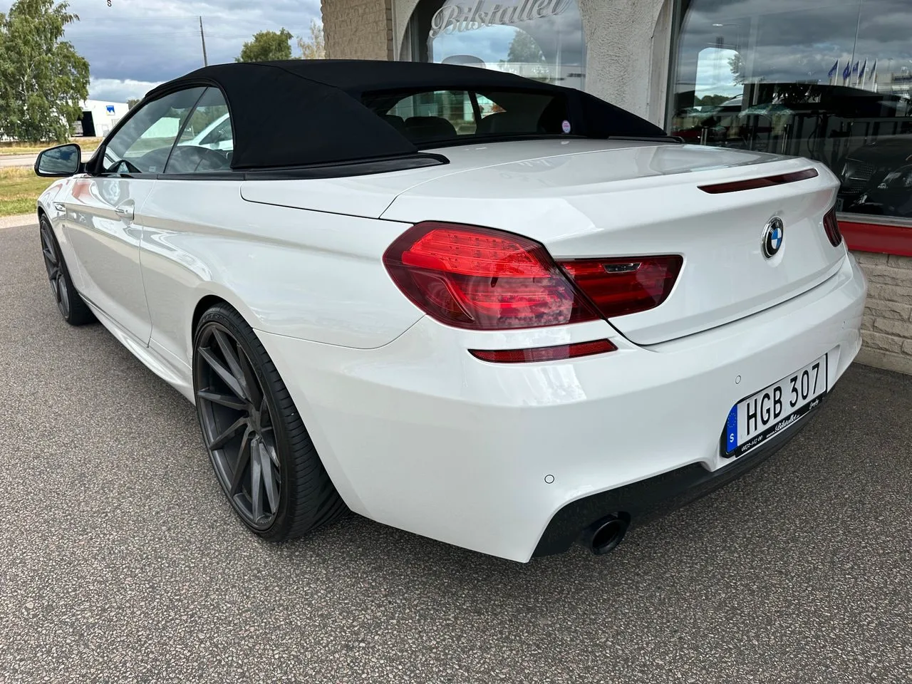 Vehicle image 28