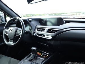 Lexus UX bild 7