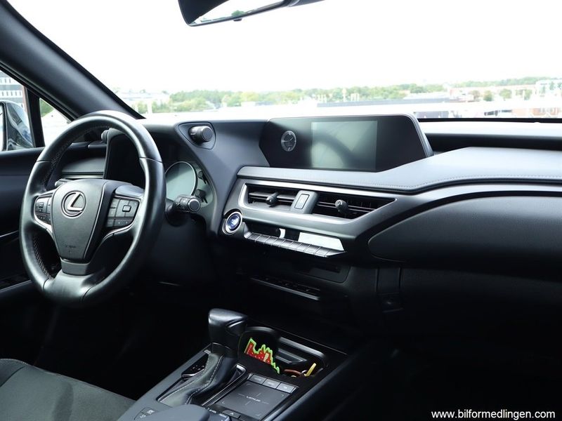 Lexus UX bild 7