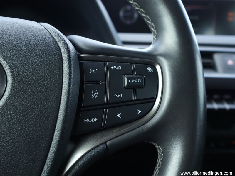 Lexus UX bild 10