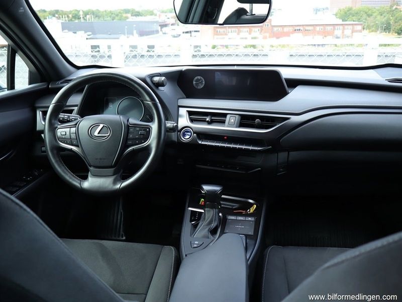 Lexus UX bild 6