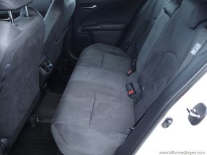 Lexus UX bild 8