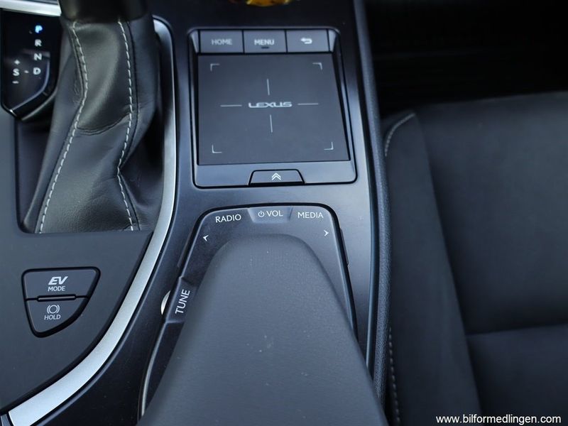 Lexus UX bild 16