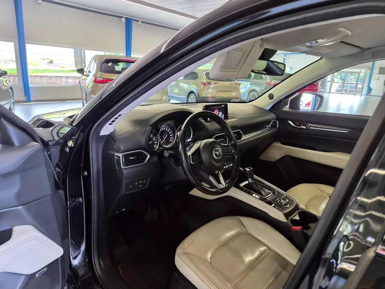Vehicle image 7