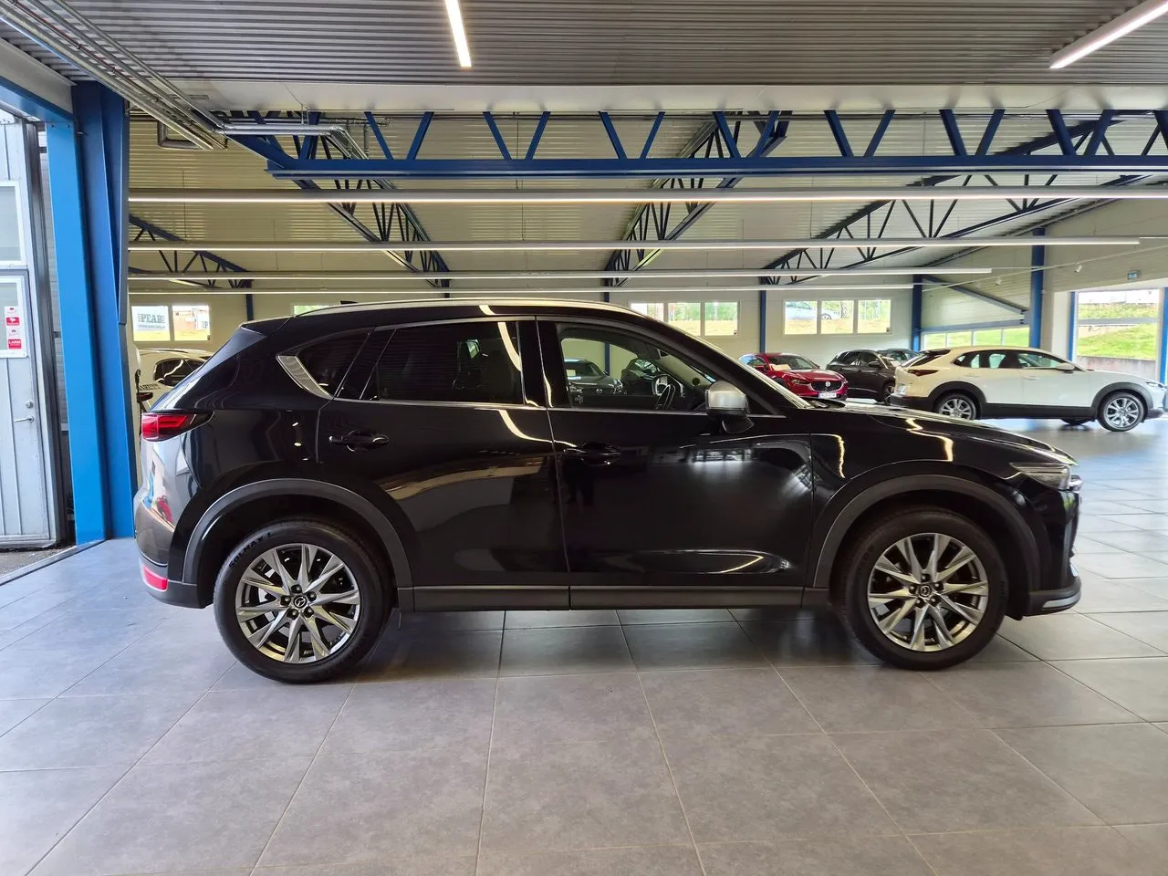 Vehicle image 4
