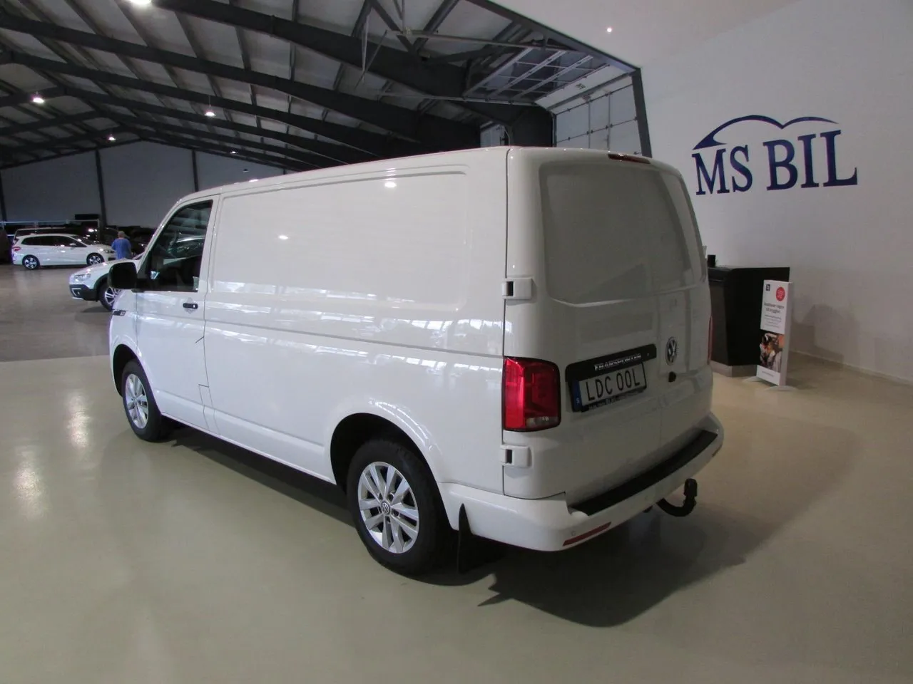 Vehicle image 6