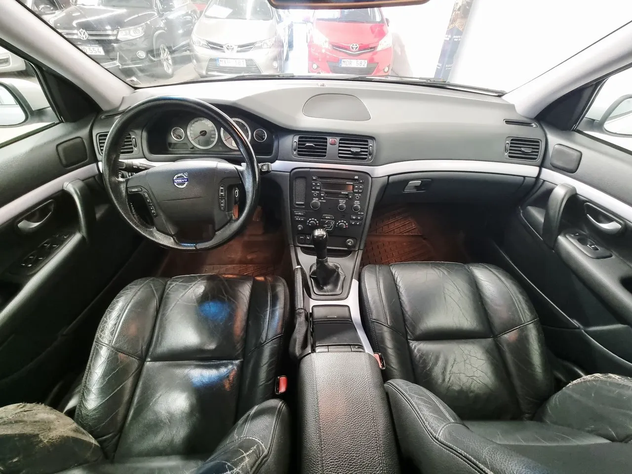 Vehicle image 10