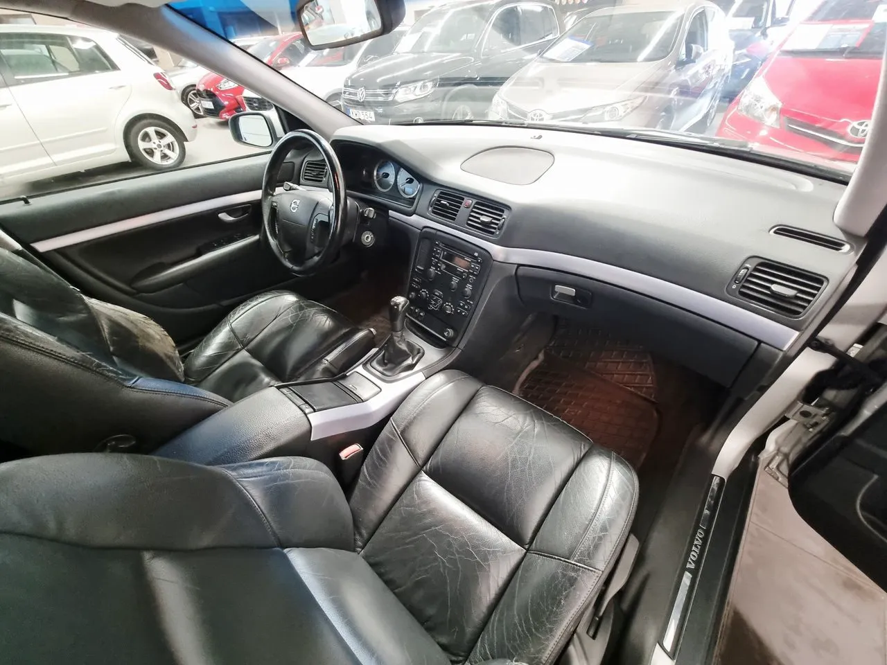 Vehicle image 14