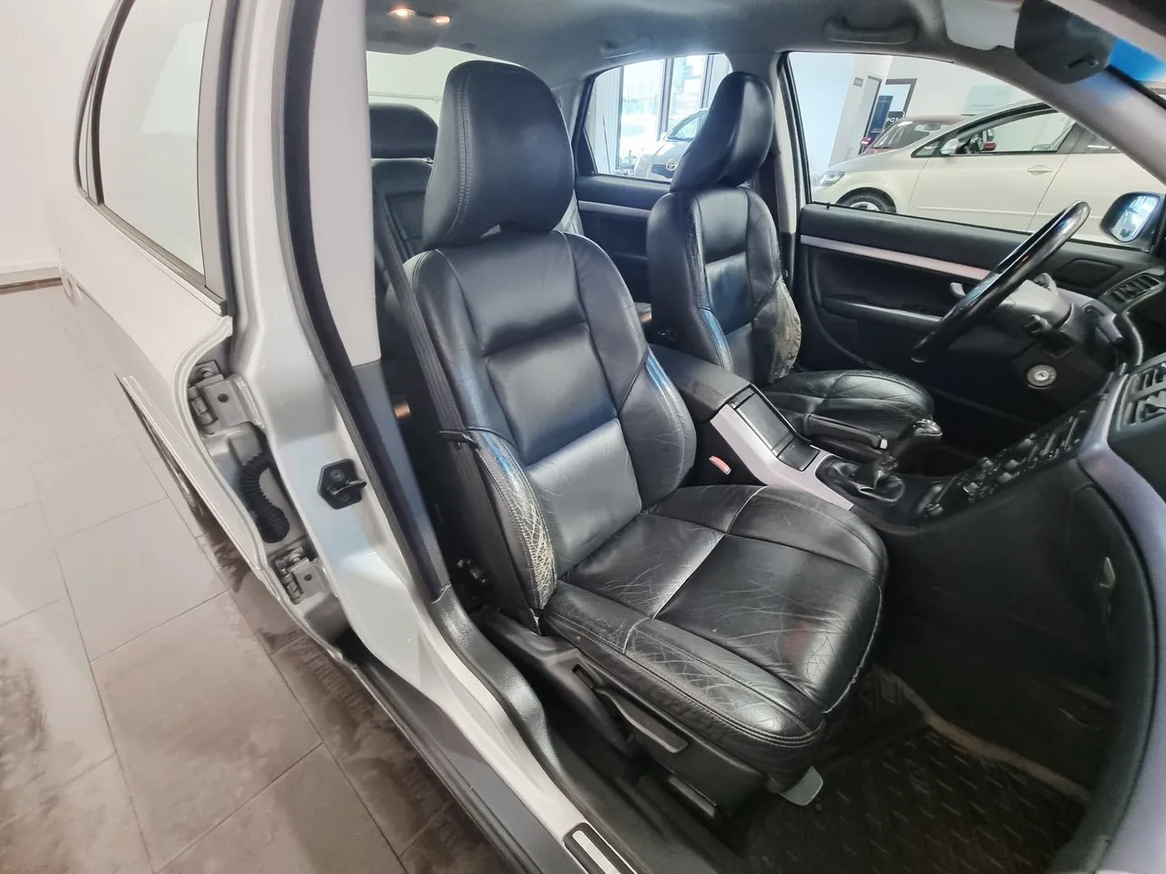 Vehicle image 15