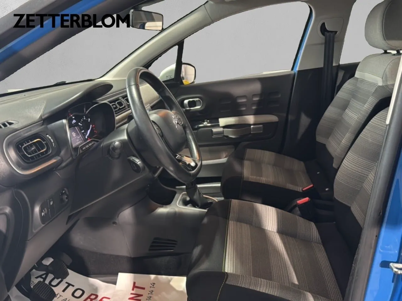 Vehicle image 6