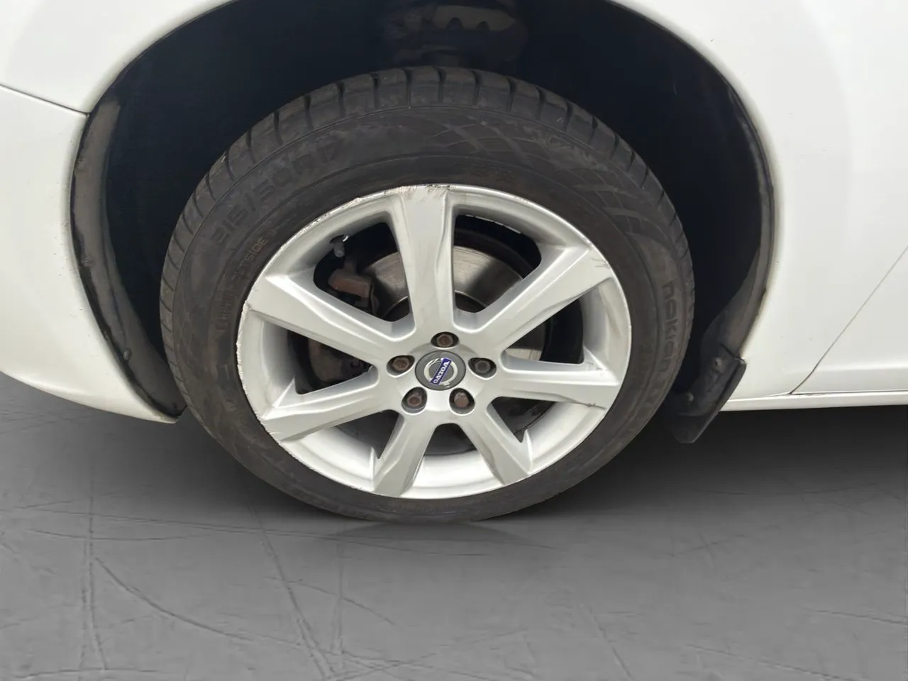 Vehicle image 28