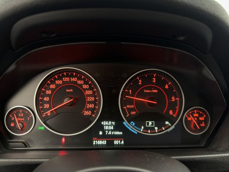 BMW 330 bild 18
