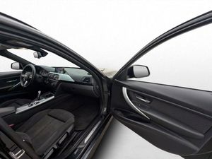 BMW 330 bild 16