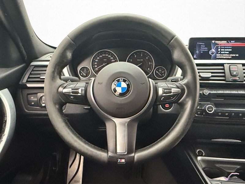BMW 330 bild 14