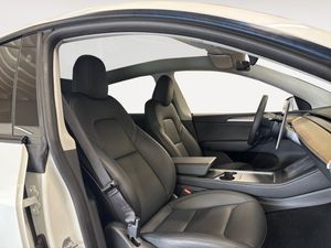Tesla Model Y bild 14