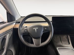 Tesla Model Y bild 12