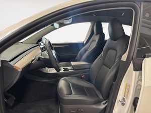 Tesla Model Y bild 9