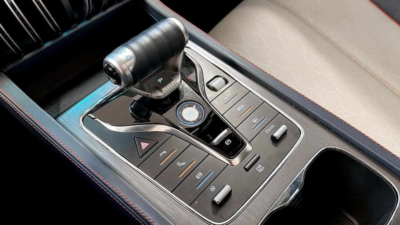 Vehicle image 18