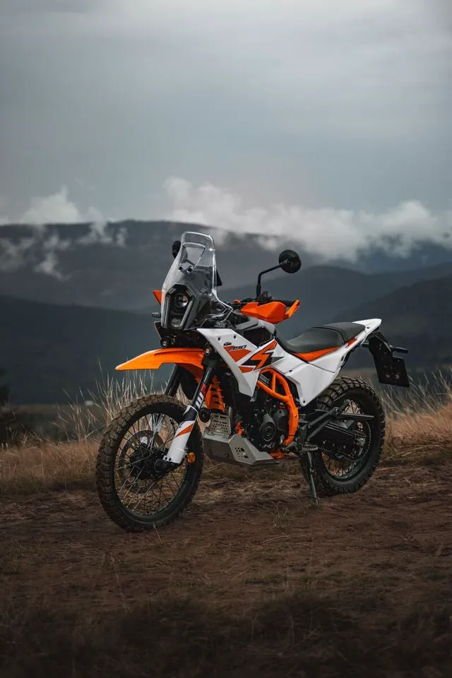 Vehicle image 18