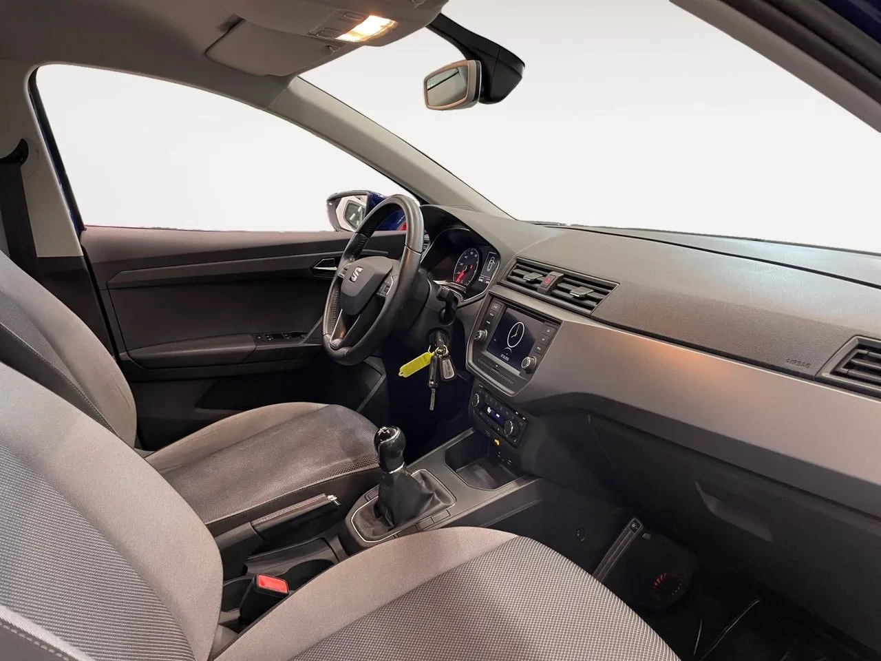 Vehicle image 14