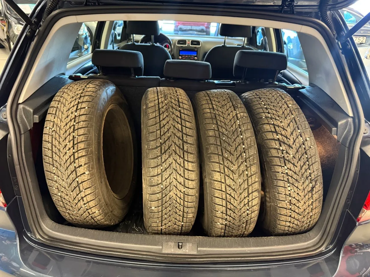 Vehicle image 19