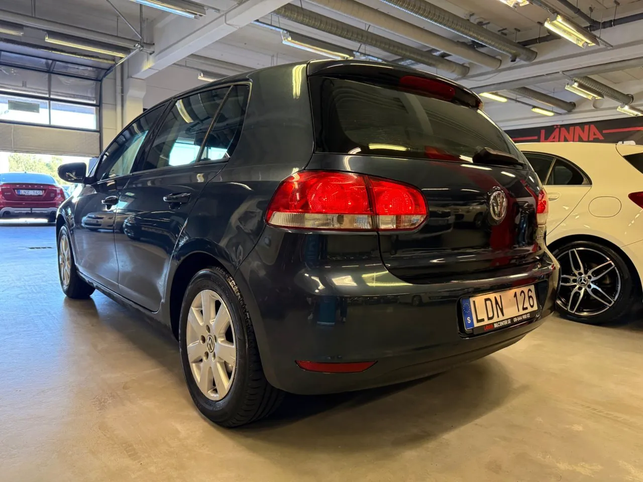 Vehicle image 9