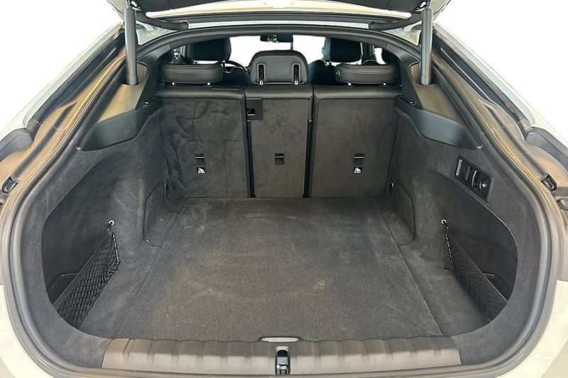 BMW i4 bild 20